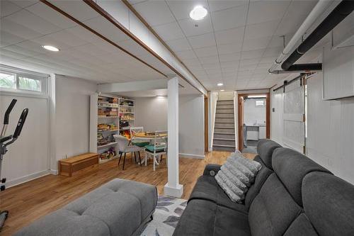 492 Ash St, Winnipeg, MB 