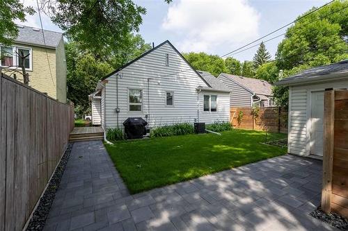 492 Ash St, Winnipeg, MB 