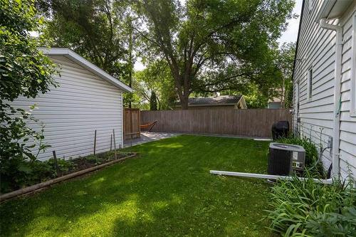 492 Ash St, Winnipeg, MB 