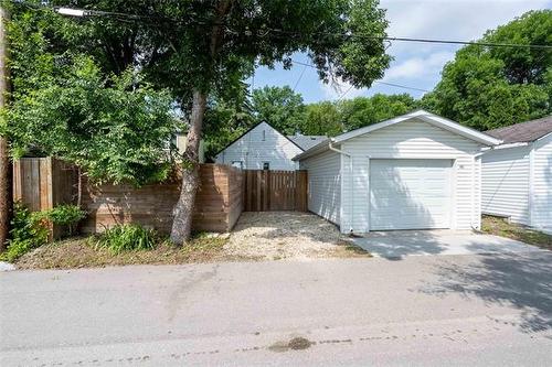 492 Ash St, Winnipeg, MB 