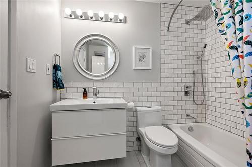8-770 River Rd, Winnipeg, MB 