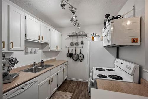 8-770 River Rd, Winnipeg, MB 