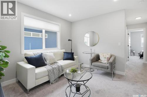 442 Leskiw Bend, Saskatoon, SK - Indoor Photo Showing Living Room
