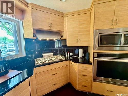 3307/3309 Dawson Crescent, Regina, SK - Indoor Photo Showing Kitchen