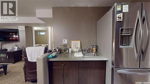 3307/3309 Dawson Crescent, Regina, SK - Indoor Photo Showing Kitchen