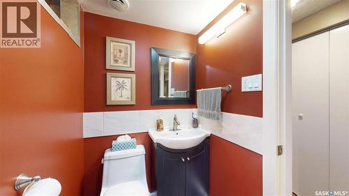 3307/3309 Dawson Crescent, Regina, SK - Indoor Photo Showing Bathroom
