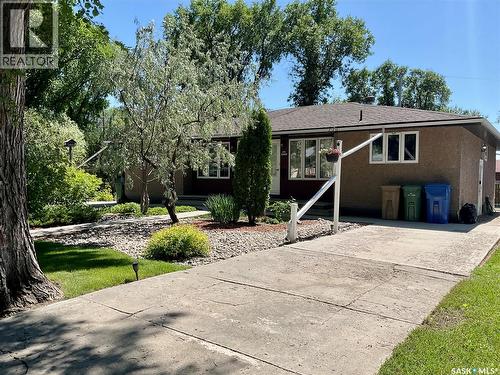 3307/3309 Dawson Crescent, Regina, SK - Outdoor