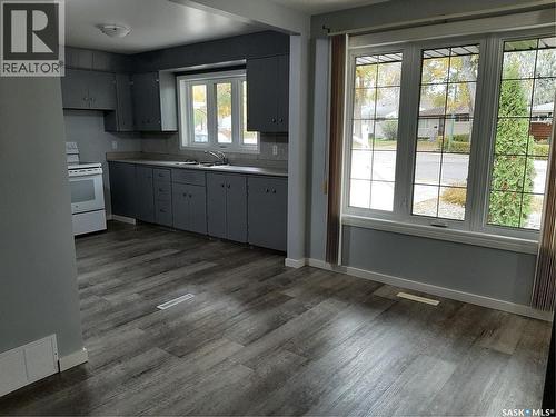 3307/3309 Dawson Crescent, Regina, SK - Indoor Photo Showing Kitchen
