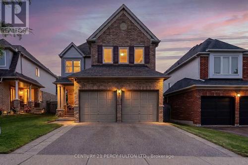 40 SOUTHWELL AVENUE  Whitby, ON L1P 1N4