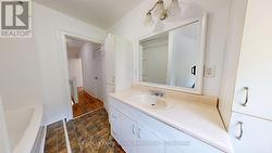 2nd Floor 4 pc Bathroom - 