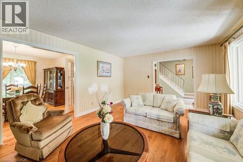 94 Mccarron Crescent, Waterloo, ON - Indoor Photo Showing Living Room