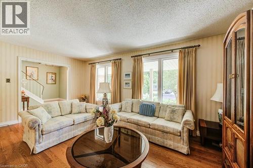 94 Mccarron Crescent, Waterloo, ON - Indoor Photo Showing Living Room