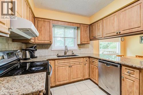 94 Mccarron Crescent, Waterloo, ON - Indoor Photo Showing Kitchen