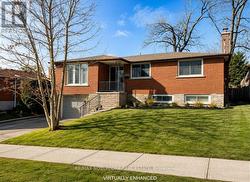 166 COLLINGS AVENUE Bradford West Gwillimbury, ON L3Z 1W1