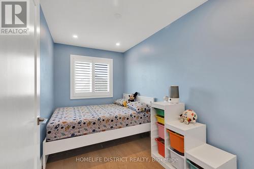68 - 1169 Garner Road E, Hamilton, ON - Indoor Photo Showing Bedroom
