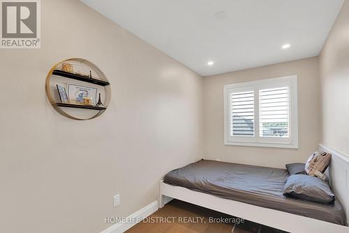 68 - 1169 Garner Road E, Hamilton, ON - Indoor Photo Showing Bedroom