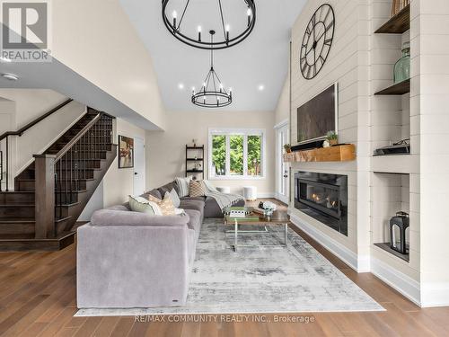 38 Robmar Street E, Whitby, ON 
