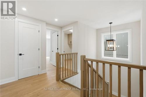 7 Bartlett Avenue, Grimsby, ON 