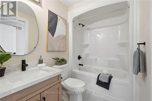 7 Bartlett Avenue, Grimsby, ON 
