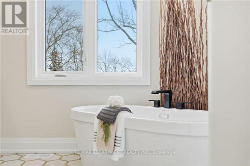 7 Bartlett Avenue, Grimsby, ON 
