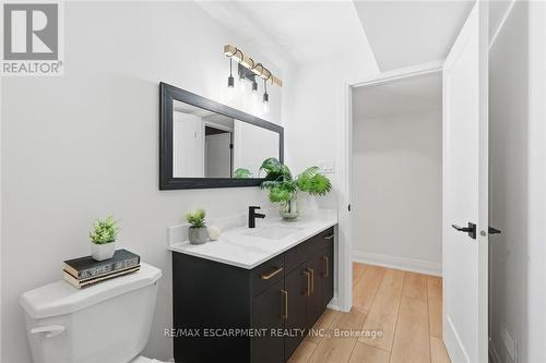 7 Bartlett Avenue, Grimsby, ON 