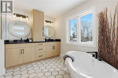 7 Bartlett Avenue, Grimsby, ON 