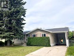 10 Mackie CRESCENT  Saskatoon, SK S7L 3V3