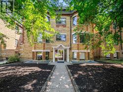 427 CRAWFORD STREET Toronto, ON M6G 3J7
