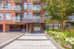 107 - 2495 DUNDAS STREET W Toronto, ON M6P 1X4