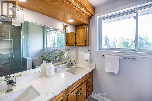 1238 Tapley 1/4 Line, Cavan Monaghan, ON - Indoor Photo Showing Bathroom