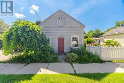 262 PINE STREET Milton, ON L9T 1K5