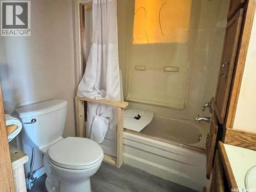 505 Macleod Avenue W, Melfort, SK - Indoor Photo Showing Bathroom