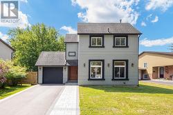 7 COSSAR DRIVE  Aurora, ON L4G 3N6