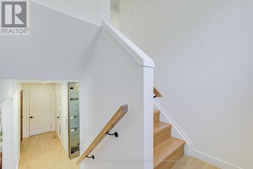 7 Cossar Drive, Aurora, ON 