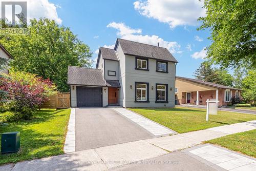 7 Cossar Drive, Aurora, ON 