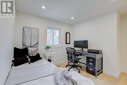 7 Cossar Drive, Aurora, ON 