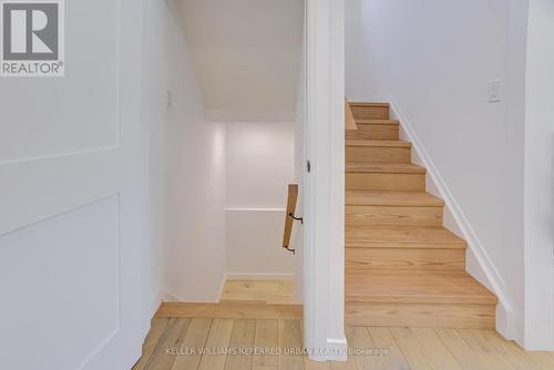 7 Cossar Drive, Aurora, ON 