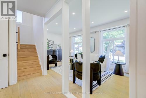 7 Cossar Drive, Aurora, ON 