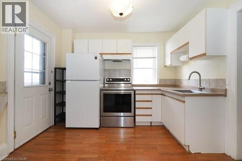 Kitchen - 223 Wellington Street N, Kitchener, ON - Indoor Photo Showing Kitchen