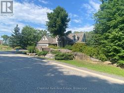 48 ESTATE DRIVE  Muskoka Lakes (Medora), ON P0B 1J0