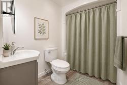 Staged main bathroom - 