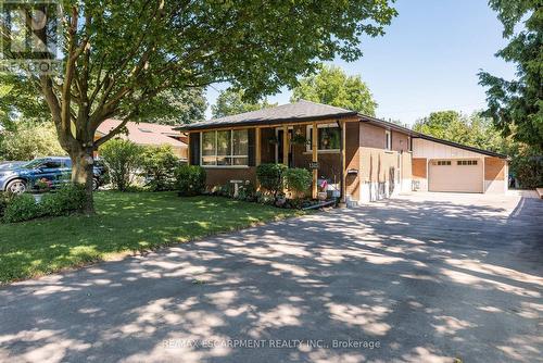 1315 ROSEMARY CRESCENT  Burlington, ON L7P 2P3