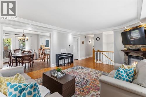768 Grenfell Drive, London, ON - Indoor Photo Showing Living Room