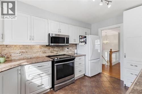 768 Grenfell Drive, London, ON - Indoor Photo Showing Kitchen