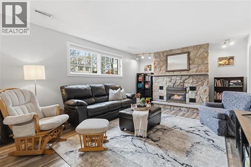 768 Grenfell Drive, London, ON - Indoor Photo Showing Living Room With Fireplace