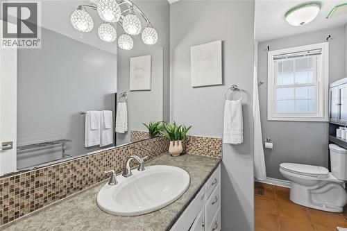 768 Grenfell Drive, London, ON - Indoor Photo Showing Bathroom