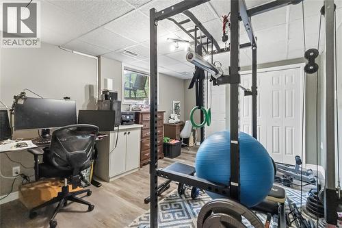 768 Grenfell Drive, London, ON - Indoor
