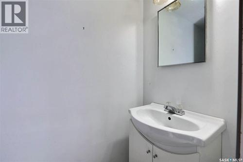51 Spruceview Road, Regina, SK - Indoor Photo Showing Bathroom
