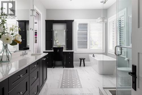 6005 Silver Maple Road, Lasalle, ON - Indoor Photo Showing Bathroom