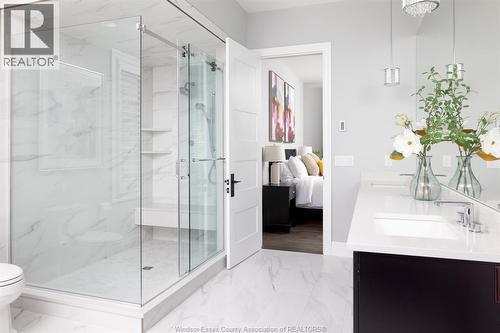 6005 Silver Maple Road, Lasalle, ON - Indoor Photo Showing Bathroom